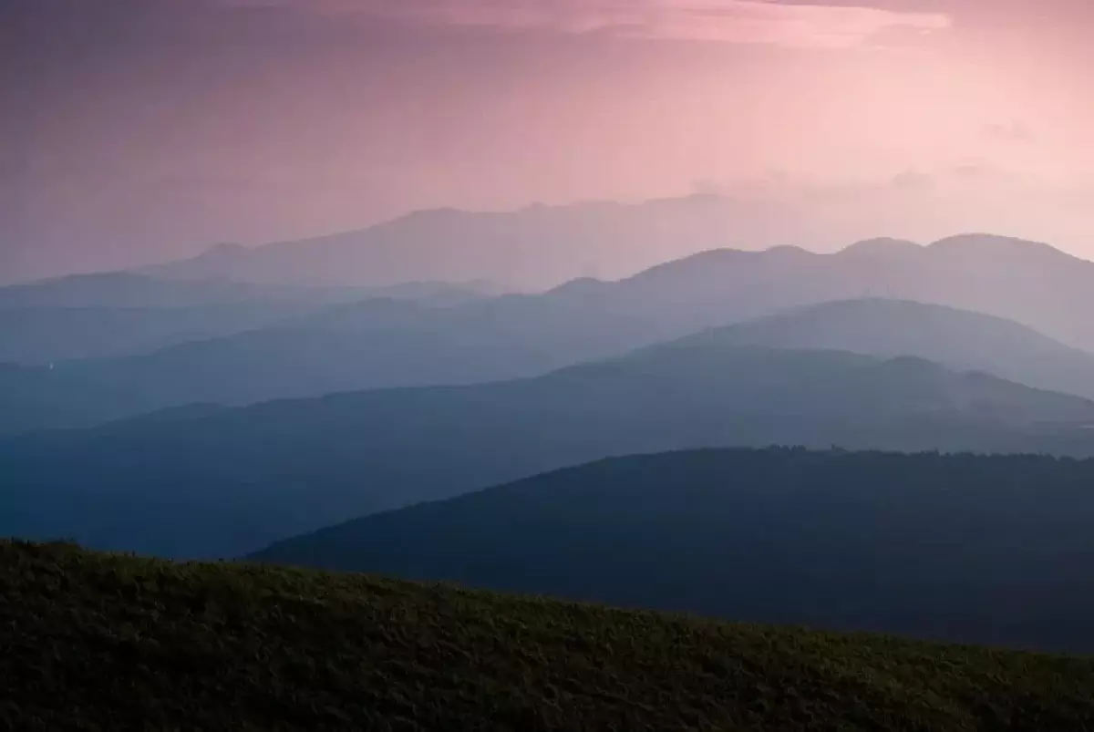 Layered mountain range feng shui form - Fundamental Feng Shui Principles: A Guide for Beginners