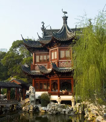 Traditional house design, China, natural landscaping ideas