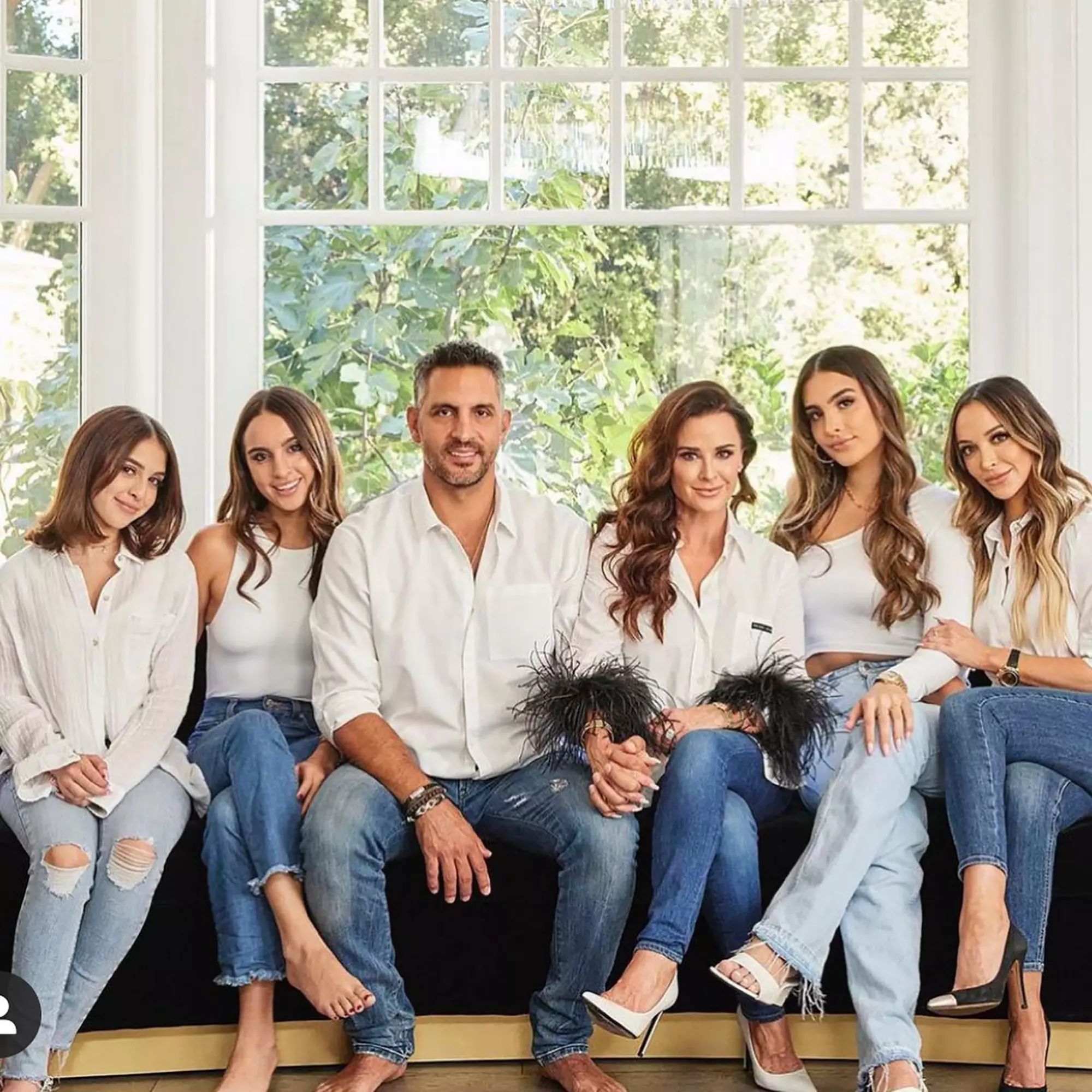 Mauricio Umansky with wife, Kyle Richards, and his four daughters.