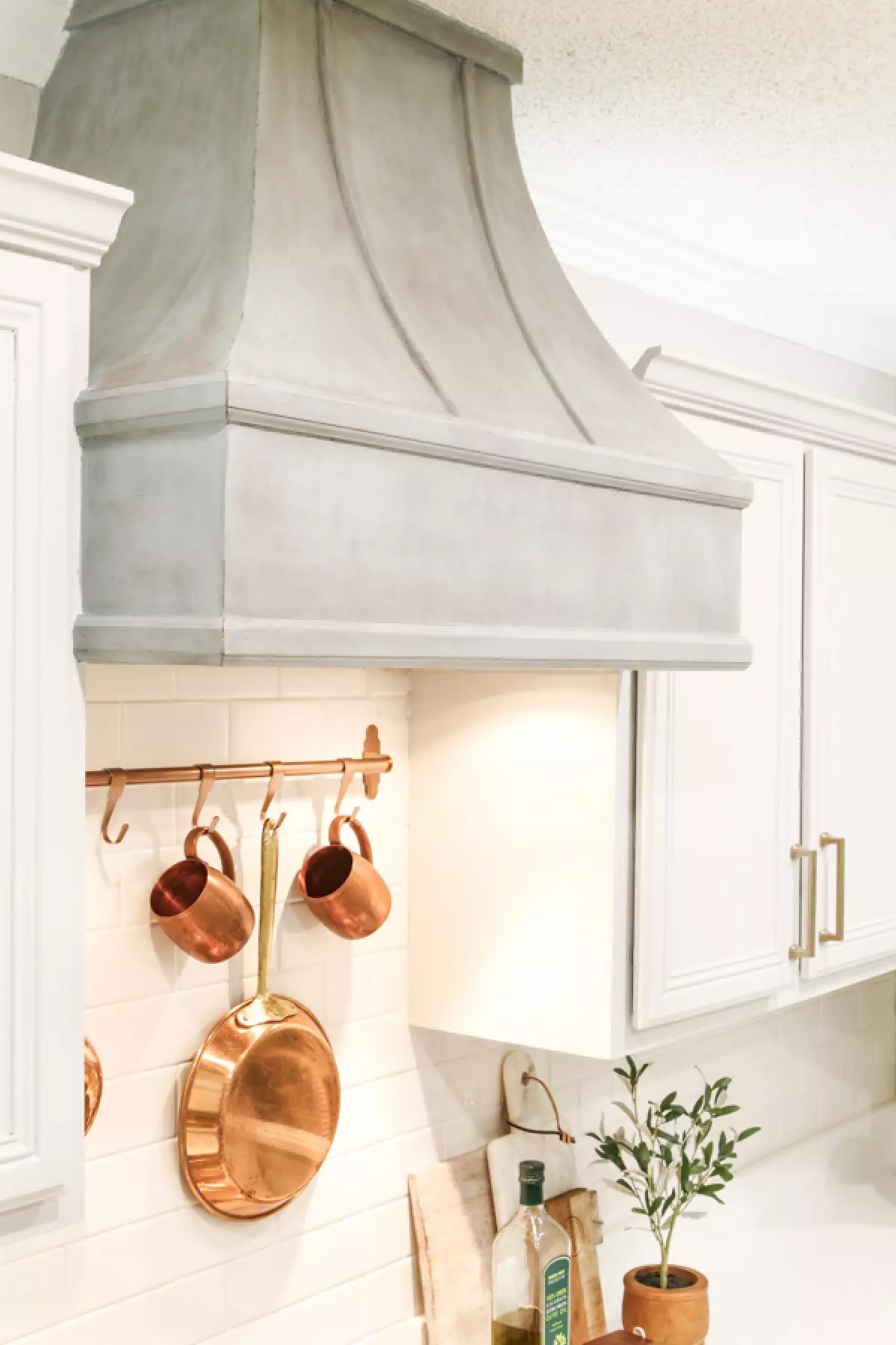 Kitchen copper accents