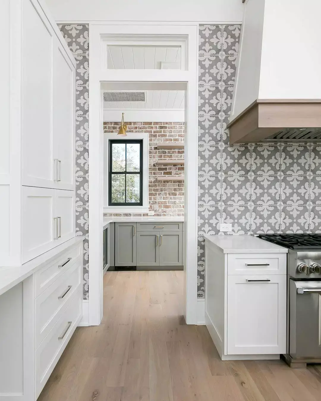 Floral Tiled Accent Wall in Kitchen