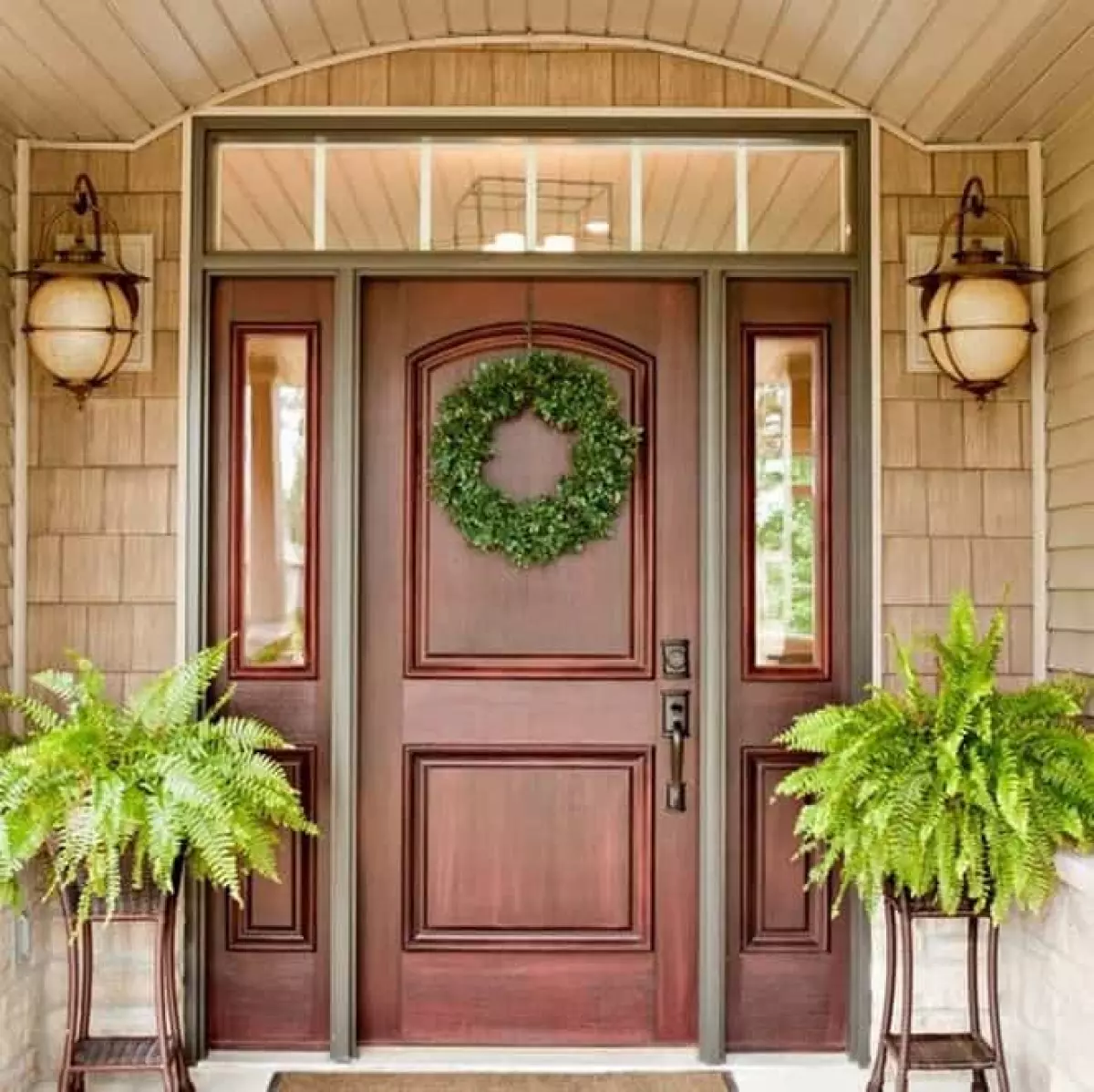 STRONG AND DECORATED MAIN DOOR