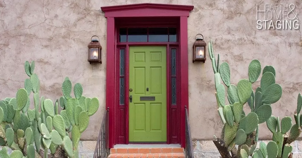 FLOWER OR GARDEN IN FRONT OF THE MAIN DOOR