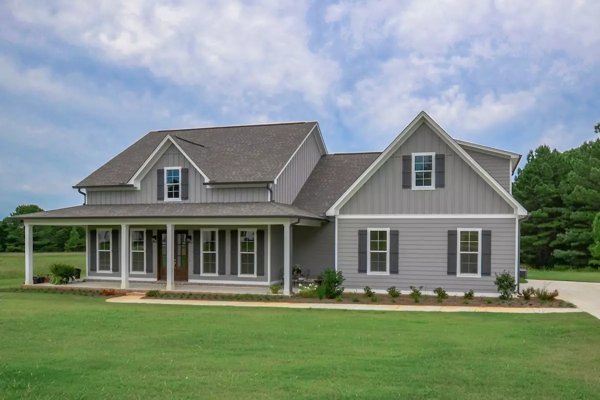 3-bedroom, 2,282-sq.-ft. Traditional Farmhouse style home