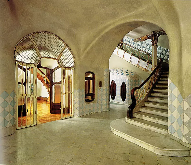 AD Classics: Casa Batlló