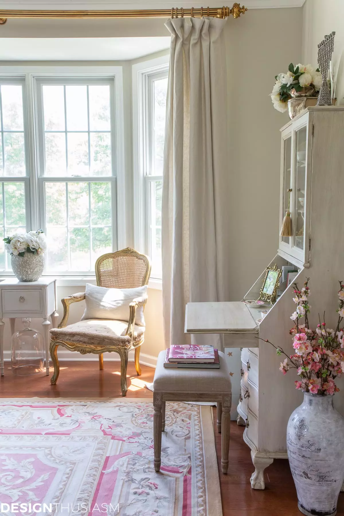 french country living room flowers