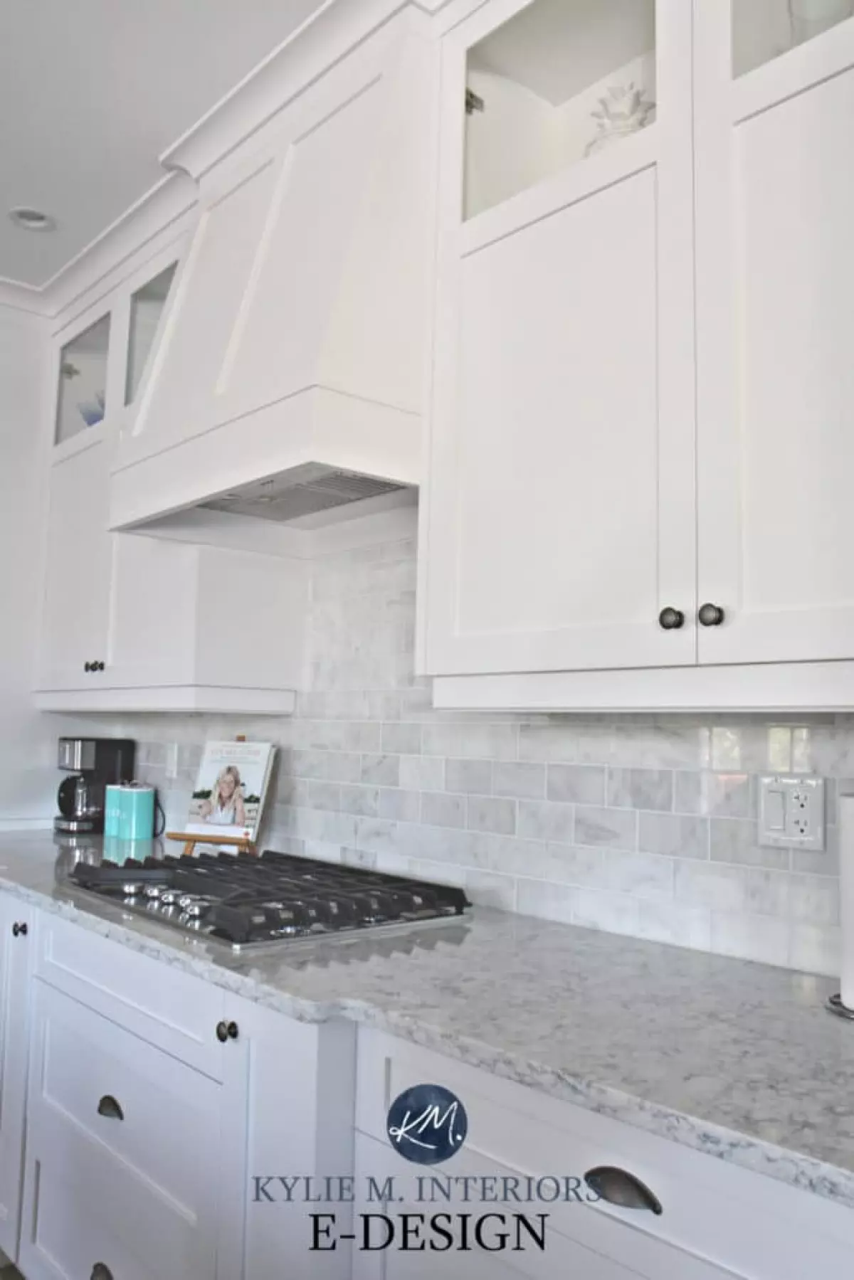 The best white for kitchen cabinets with marble. Sherwin Williams High Reflective White. Kylie M INteriors Edesign, online paint colour consultant