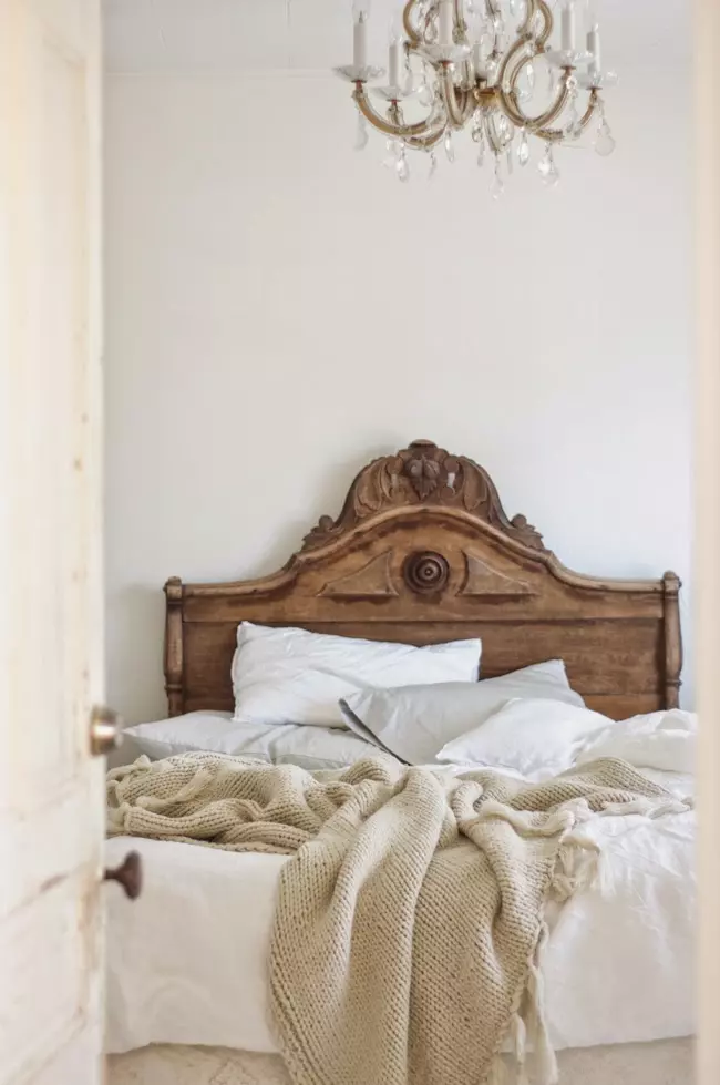 French country bedroom via vintagewhitesblog