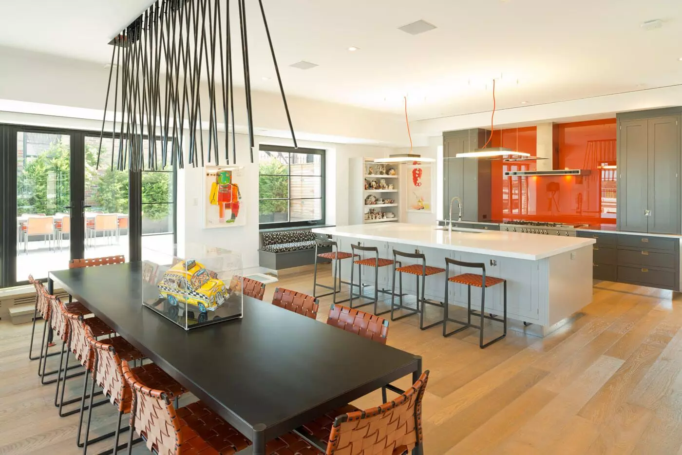 Modern style dining room and kitchen design by Decorilla interior designer, Susan W.