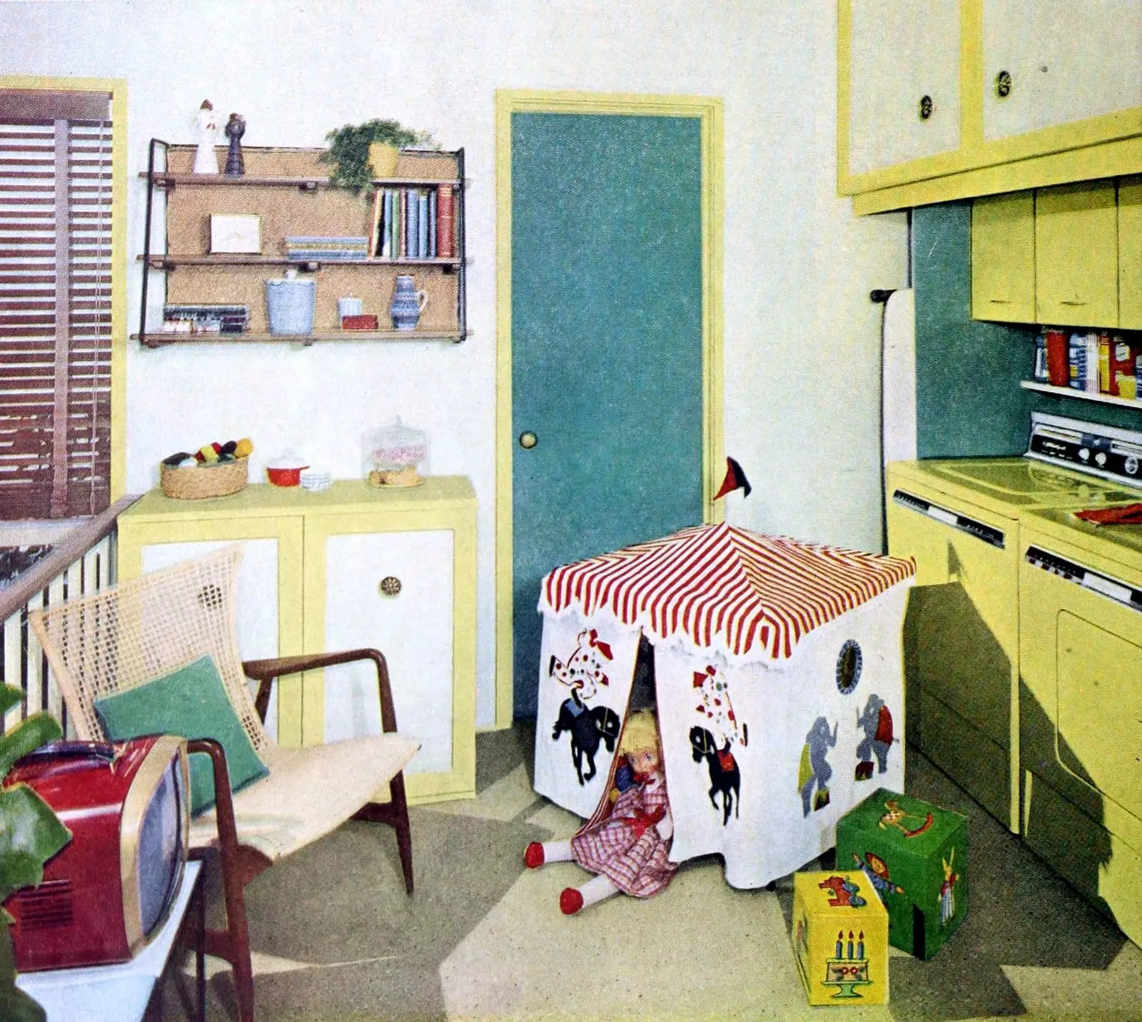 A 1950s laundry room doubled as a playroom (1958)