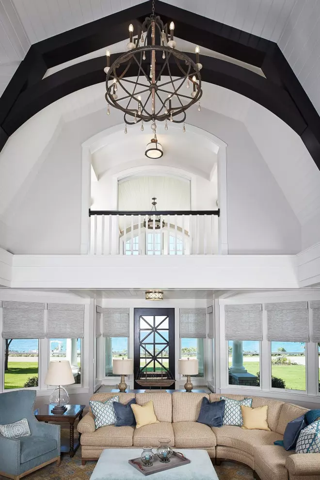 Wet Bar with Dark Cabinet