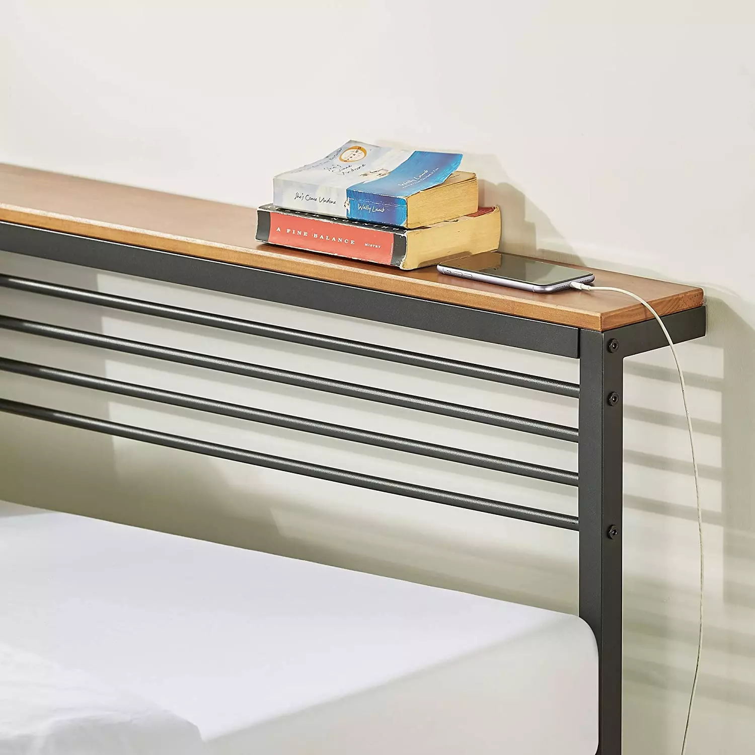 Comparison Table: Slatted Bed Base vs. Standard Bed Frame