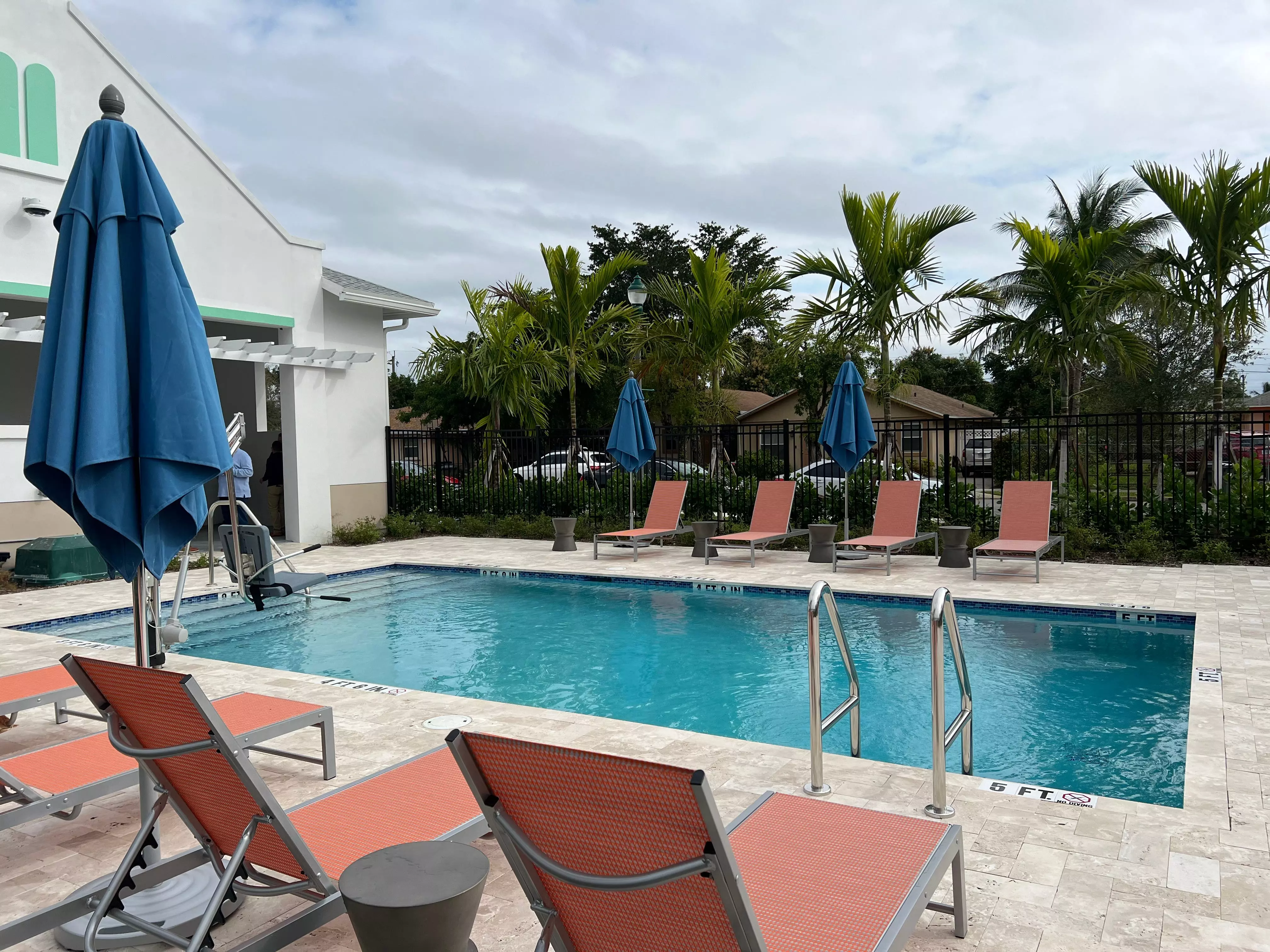 Among some of the Island Cove amenities are an outdoor courtyard, community clubhouse, pool, gym, a children’s playground, and a basketball court.