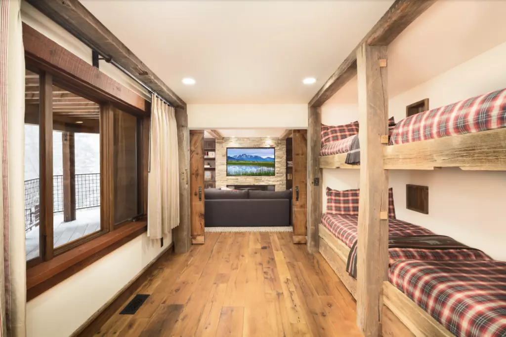 Cozy cabin built in bunk room