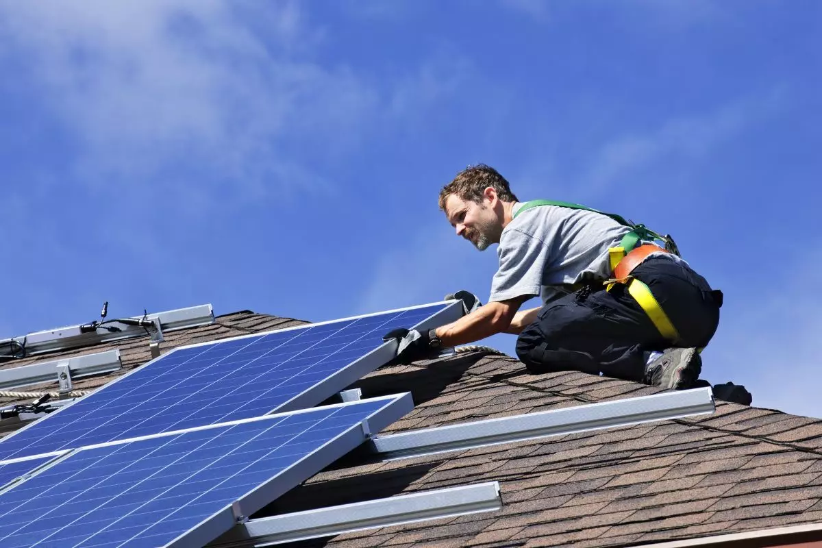 installing solar AC panels