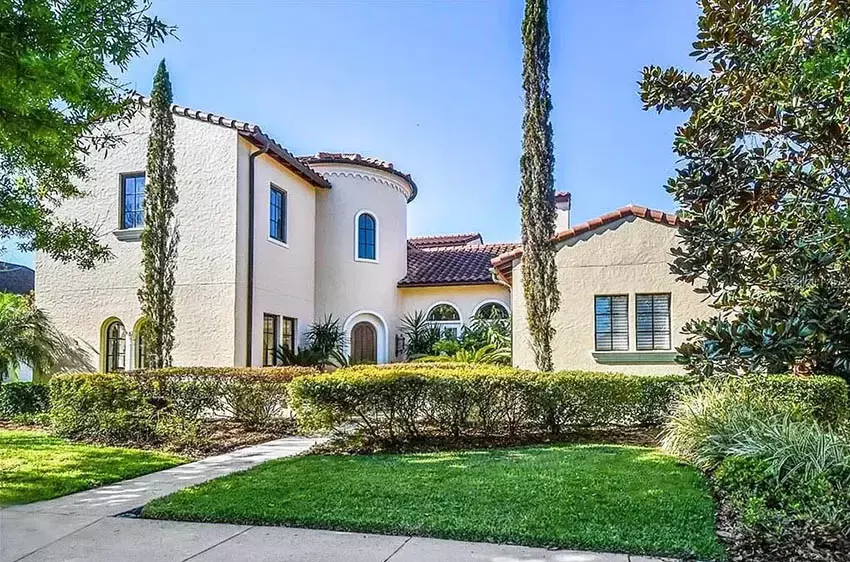 Preparing the house for stucco painting