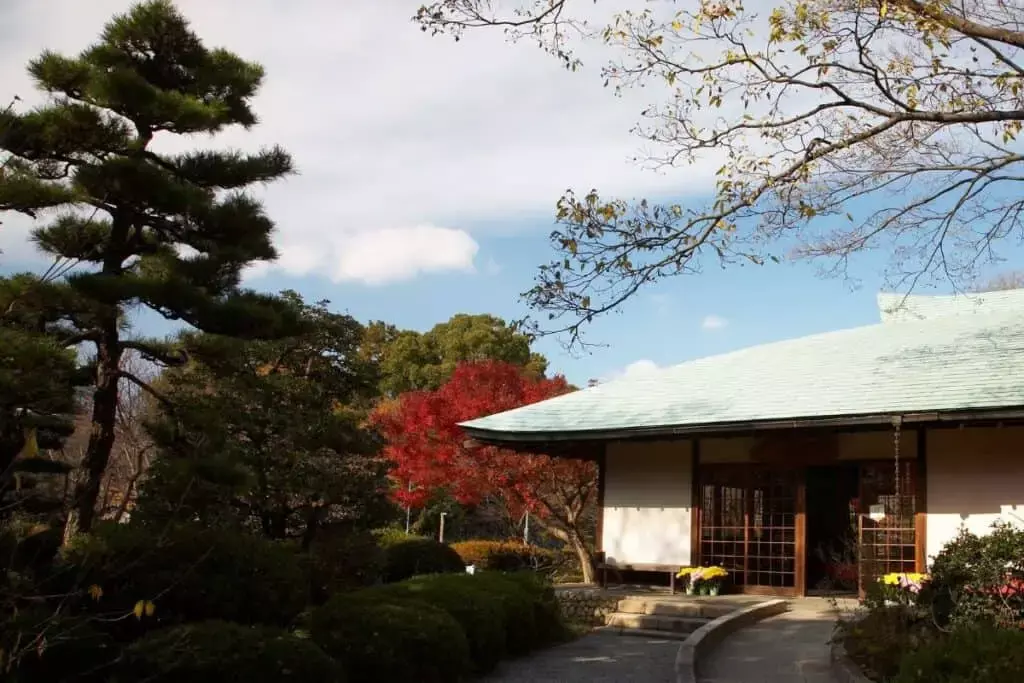 Traditional Japanese homes with space optimization