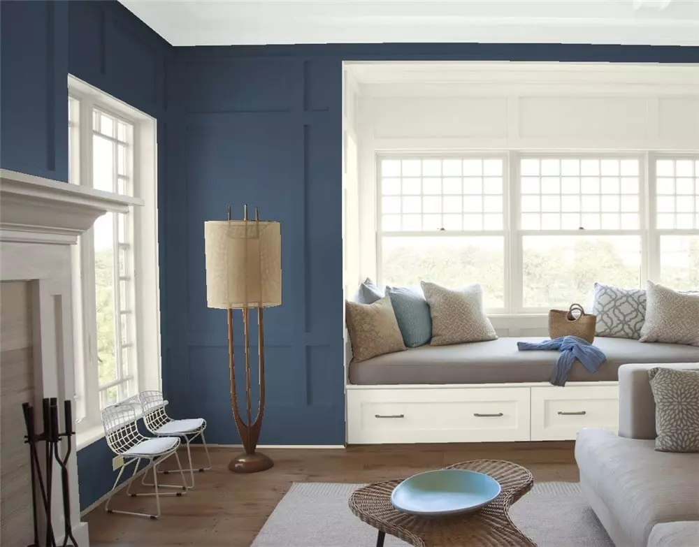 7 Hale Navy by Benjamin Moore