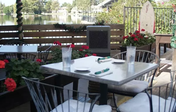 how do outdoor air conditioners work