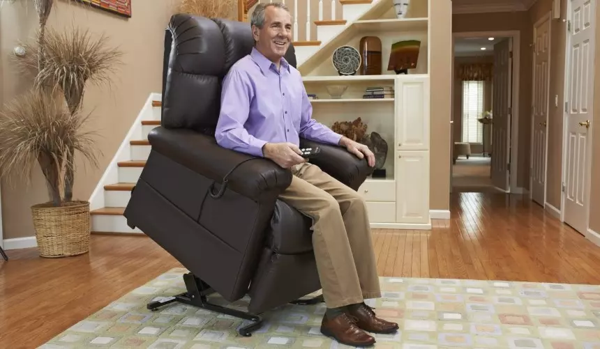 11 Best Recliners for Elderly