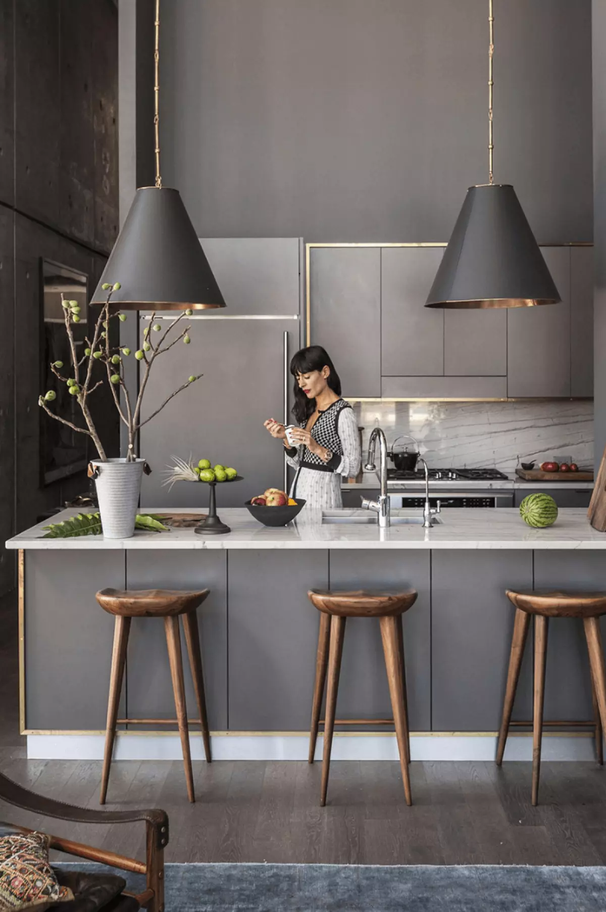 25+ Ways To Style Grey Kitchen Cabinets