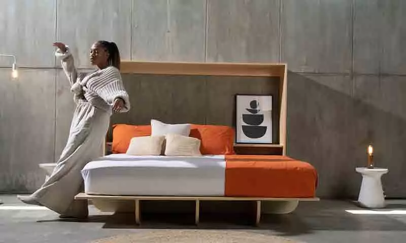 Bed sliding out under plateau