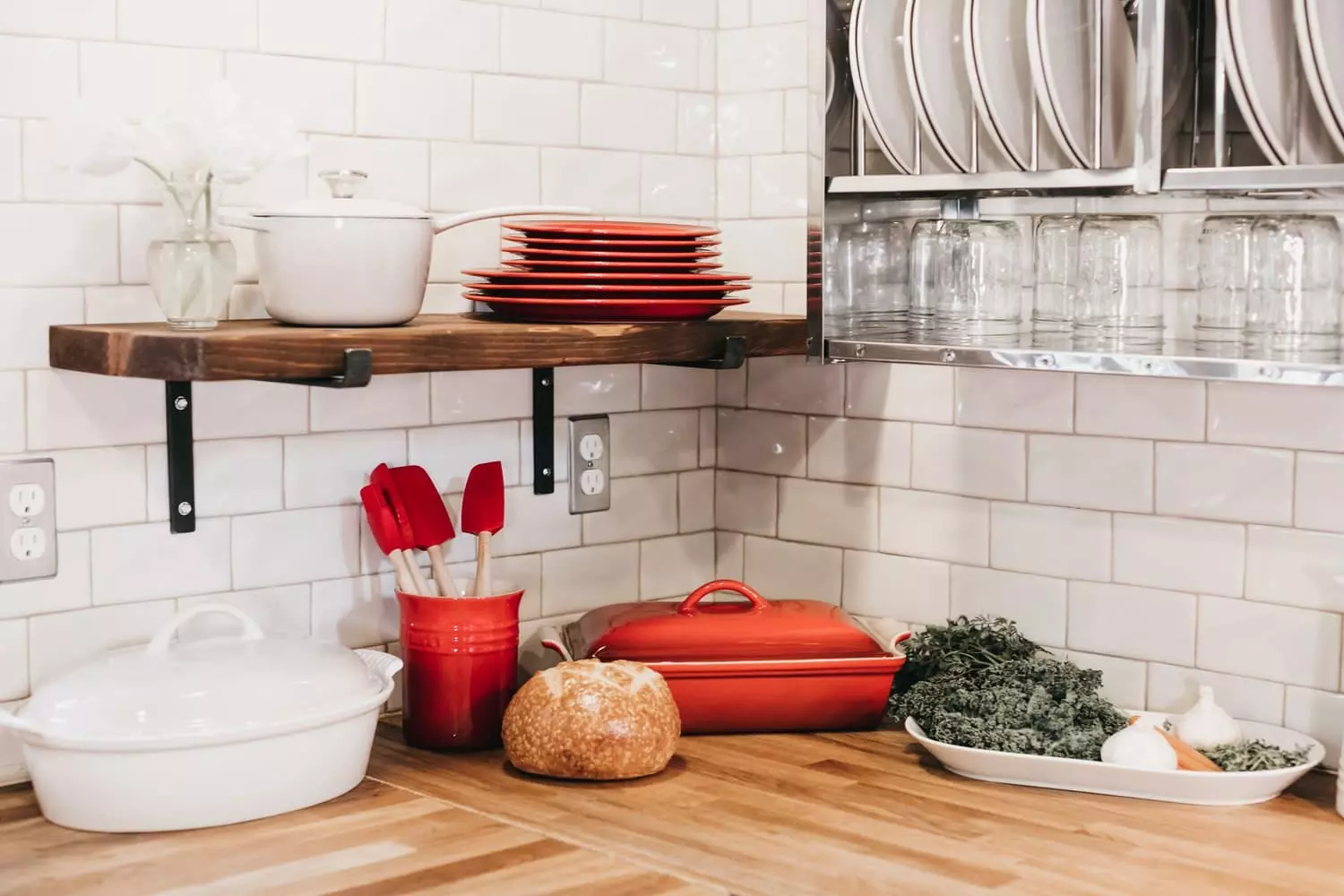 Hang Small Cabinets to Store China