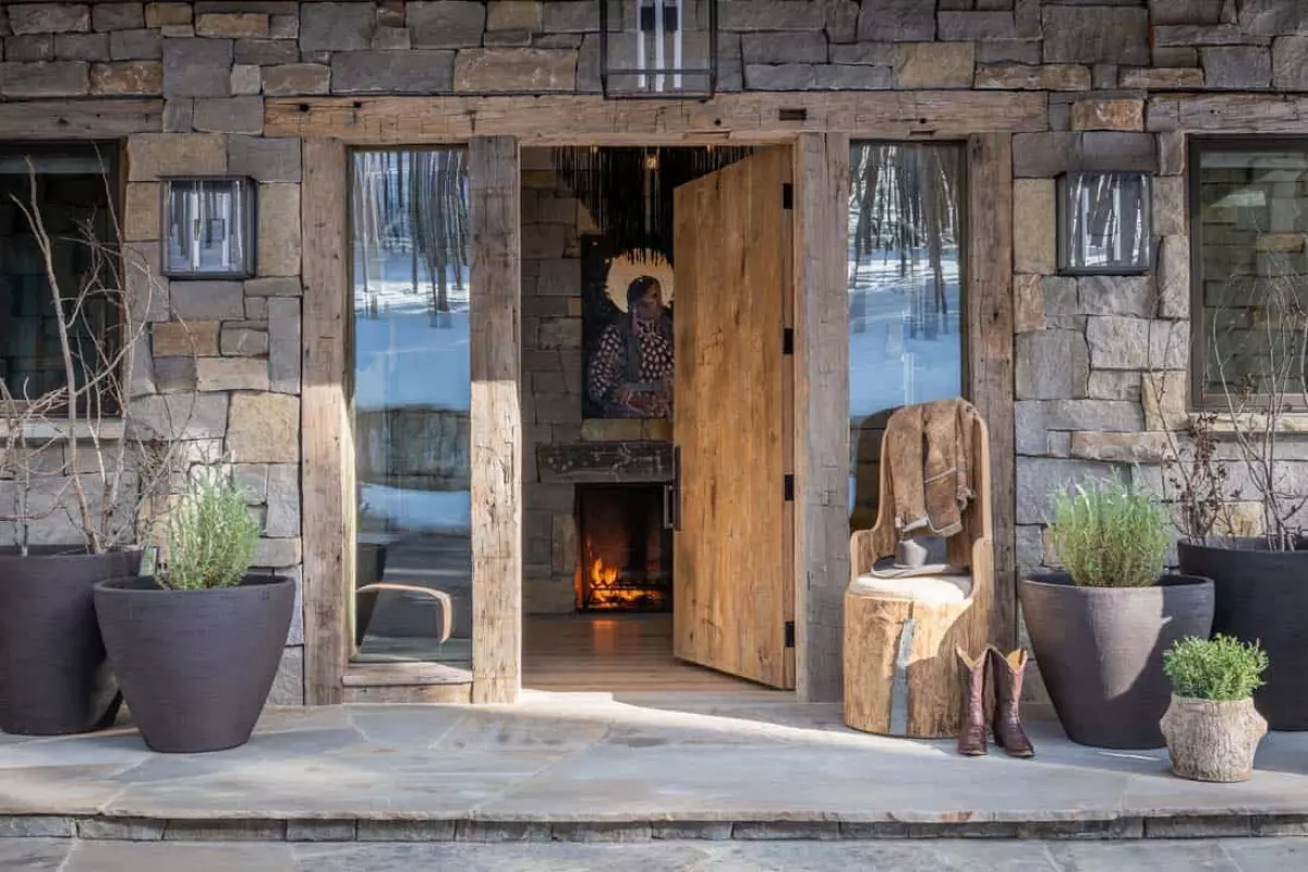 modern rustic mountain home exterior entry