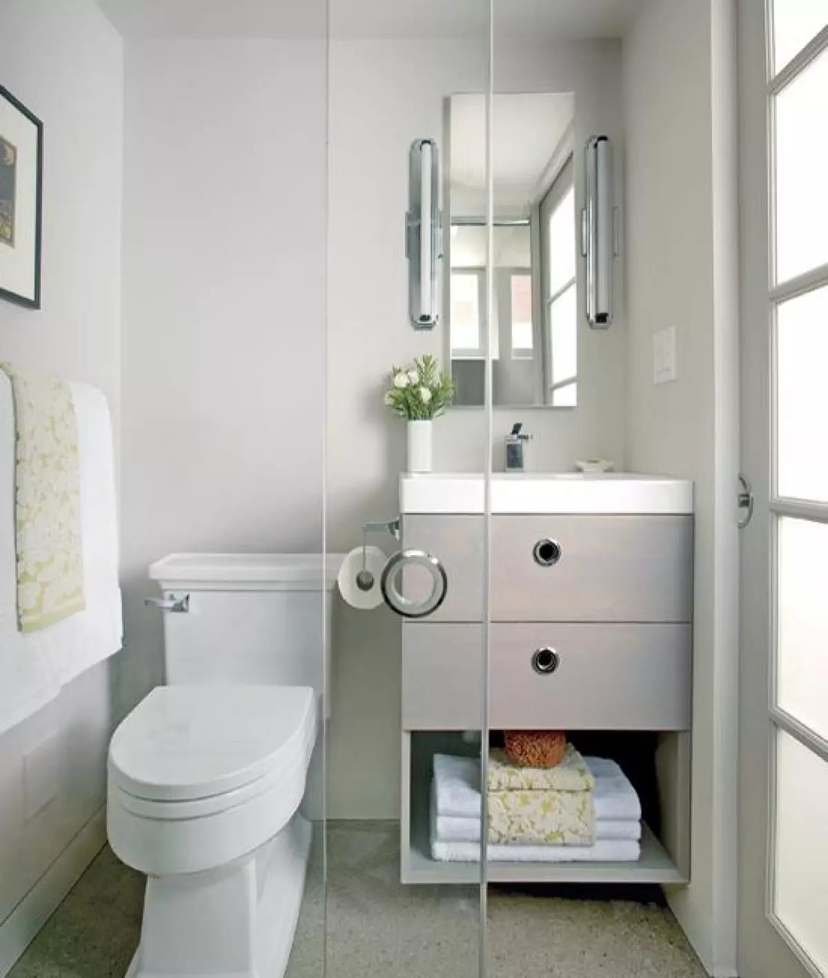 Light and bright small bathroom design