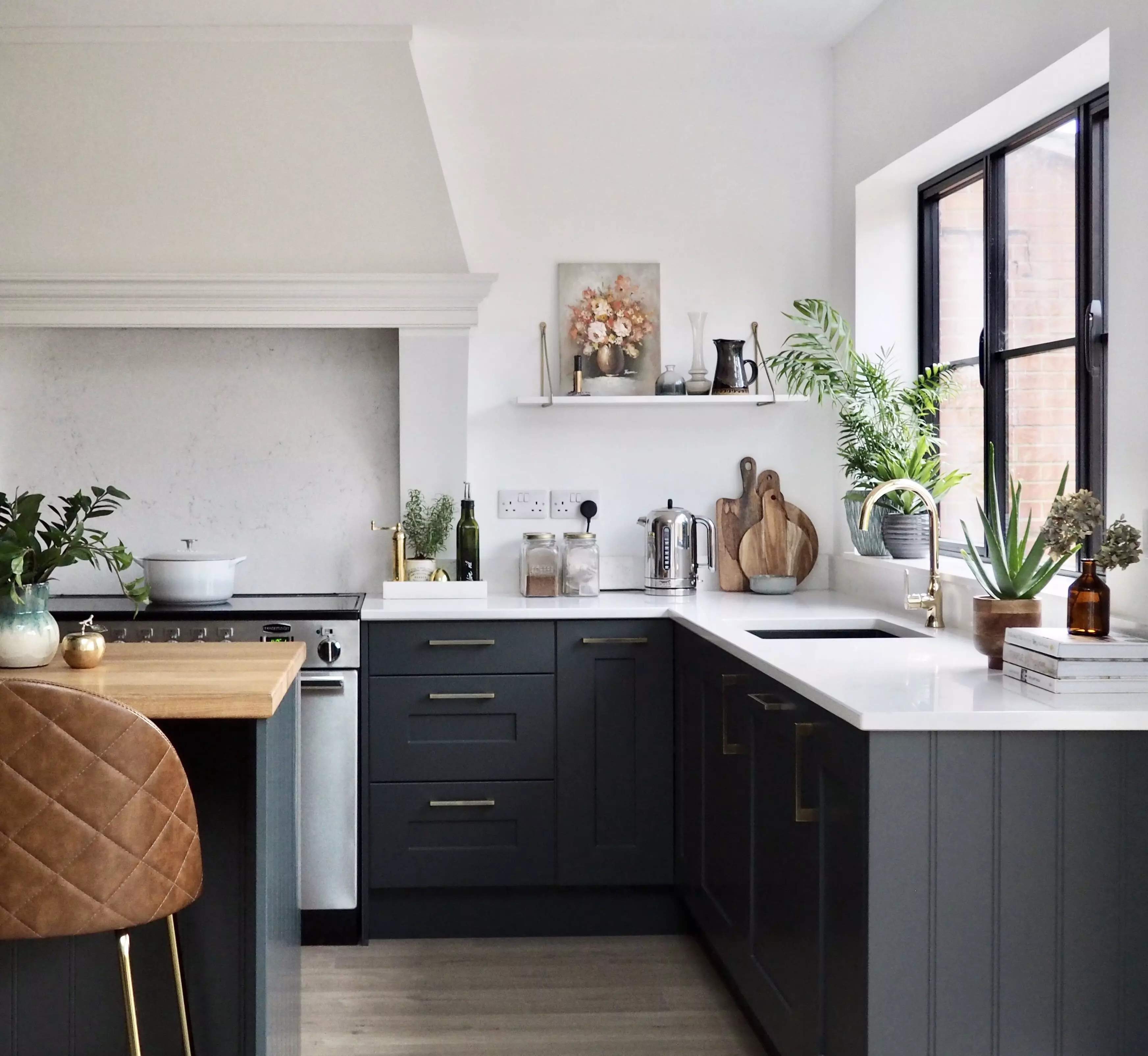 5 black and copper kitchen backsplash