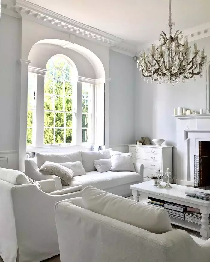 French Farmhouse Living Room - The Basket Bag Made of Straw