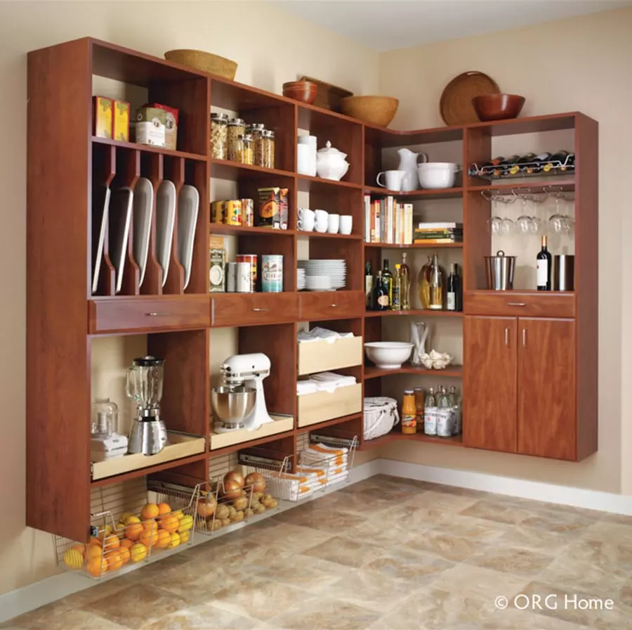 vertical cookie sheet organizer in a columbus ohio pantry shelving system | Innovate Home Org | #CustomStorage #OrganizationSolutions #PantryStorage #VerticalOrganizer #CookieSheet