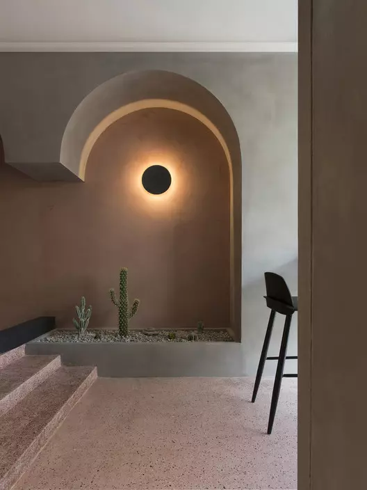 Arches in Interior Design: 26 Projects that Reimagine the Classical Shape - Image 30 of 30