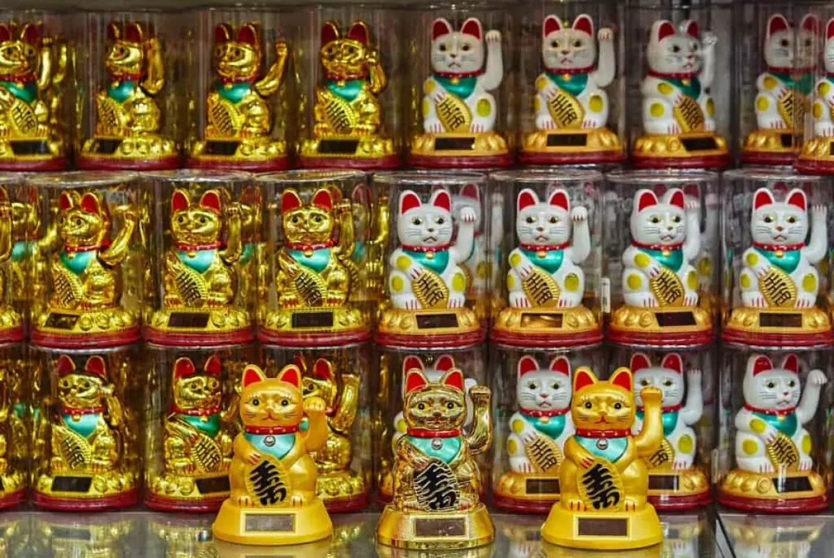 Feng Shui Lucky Cat