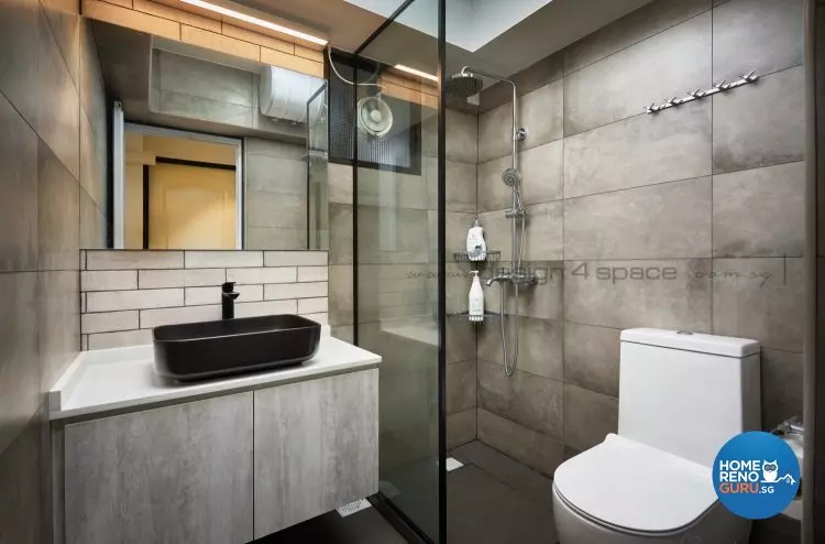 Bathroom with glass divider and emphasis on lines