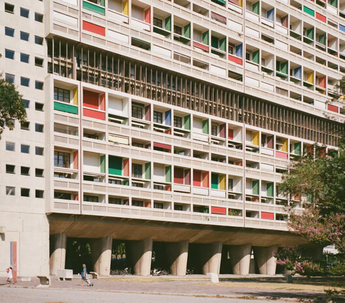 Architecture Classics: Unite d' Habitation / Le Corbusier - Windows, Facade