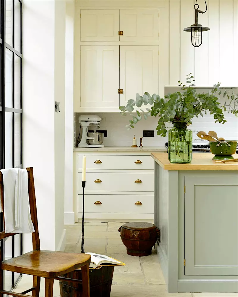 DeVOL Classic Cream Kitchen