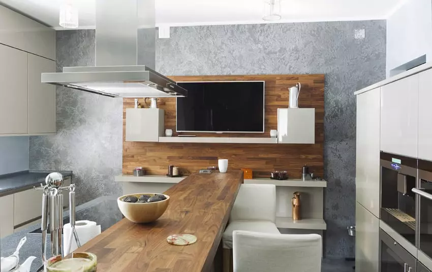 Kitchen with glossy oak laminated cabinets