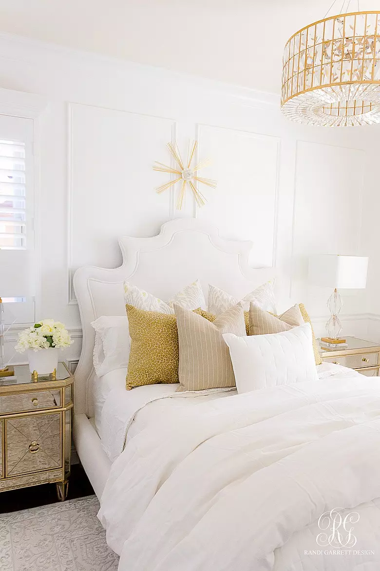 7 Ways to Style Pillows on Your Bed