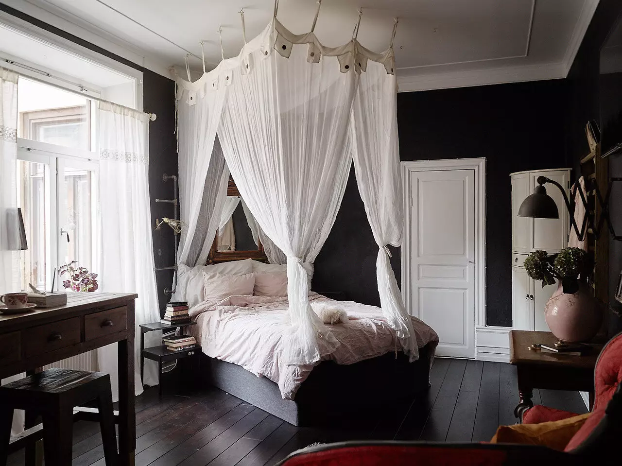 Black Bedrooms