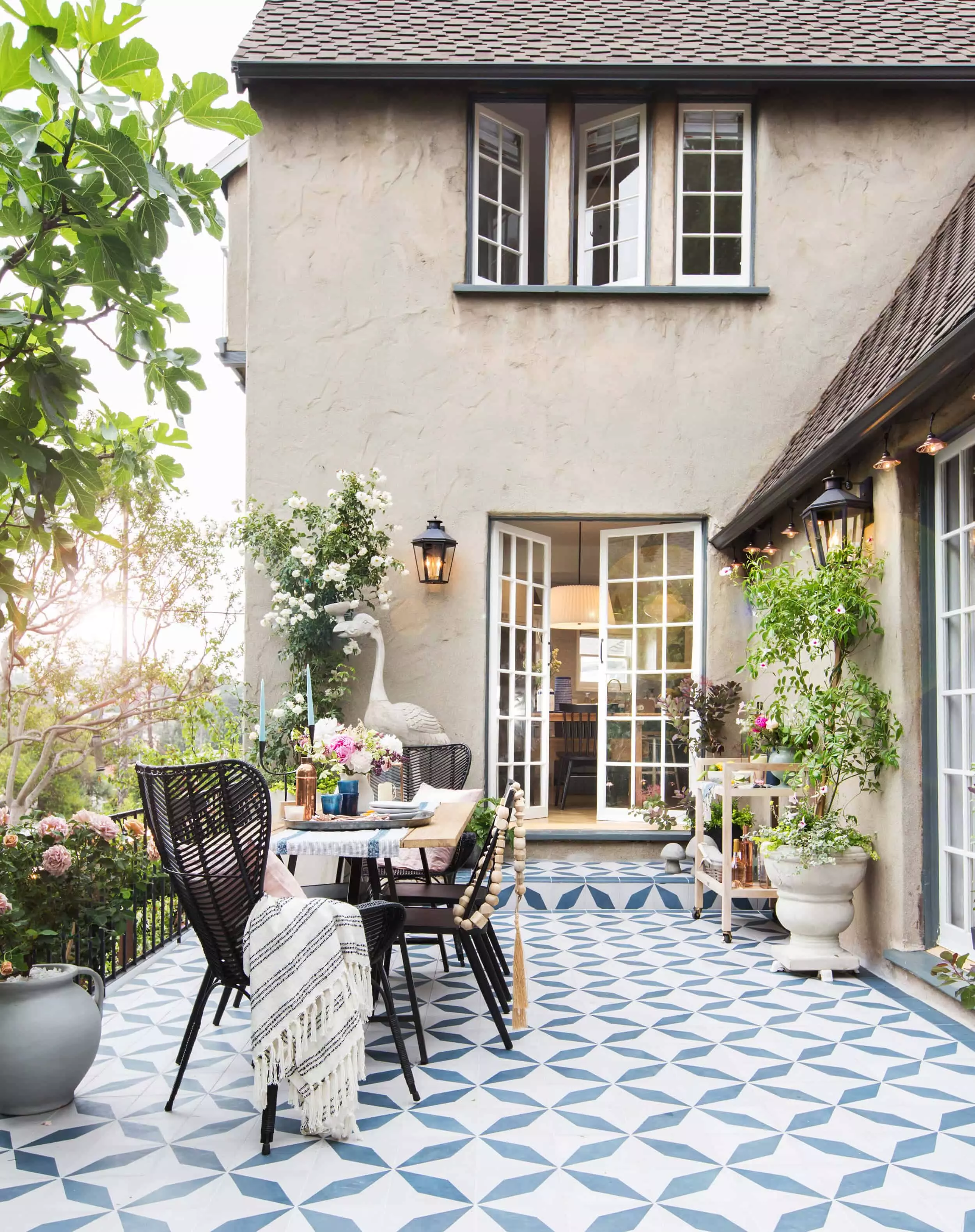 Emily-Henderson_House-Beautiful_Courtyard_Tile_Modern_English_Country_9