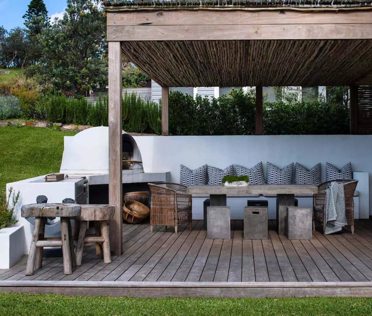 35 Brilliant and inspiring patio ideas for outdoor living and entertaining