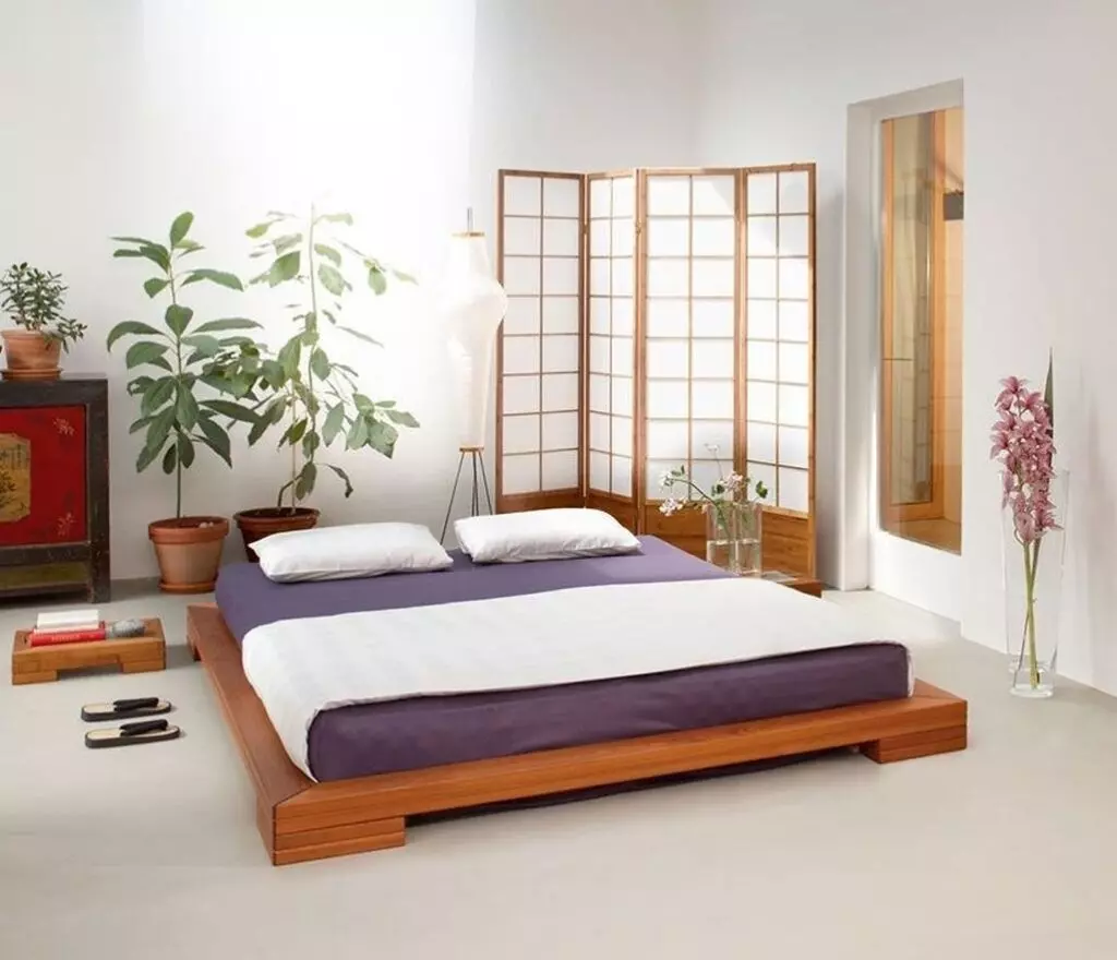 The Solid Maple Palder Bed