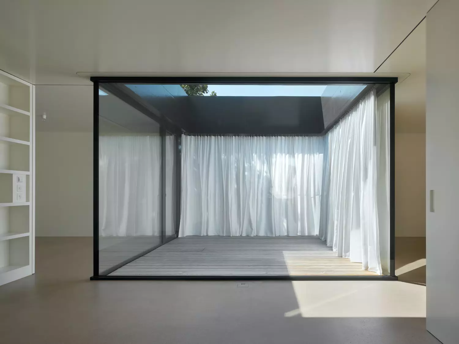 Nothingness: 10 Perfect Minimalist Interiors