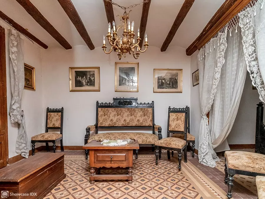 Terrible Real Estate Photos - Selling a Home is Hard