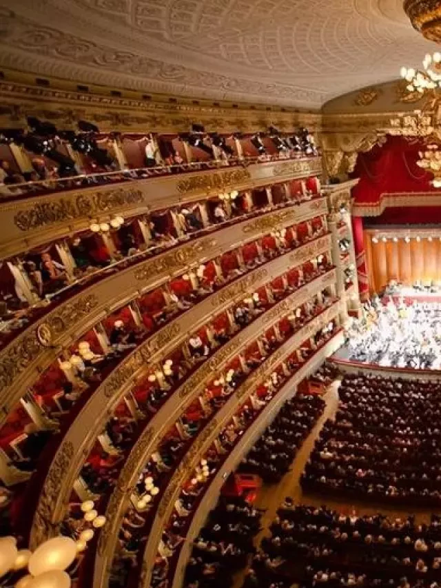   10 Opera Houses with Breathtaking Interiors