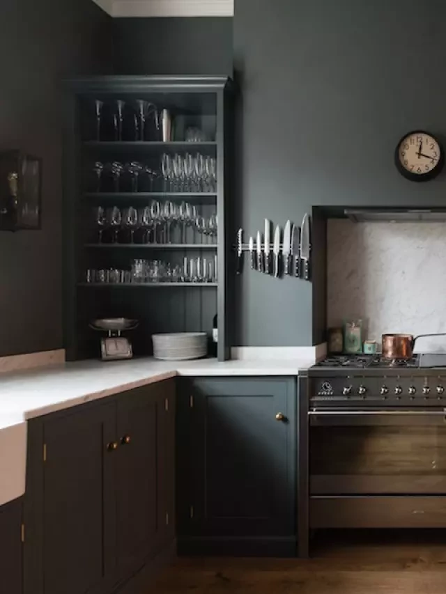   Breathtakingly Beautiful Classic Kitchens That Are Not White