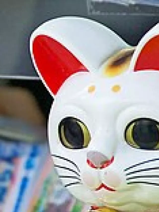   The Lucky Charm of Japan: Maneki-neko