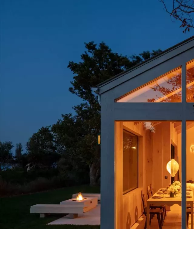   Hamptons Barnhouse: Creating a Serene and Vibrant Living Space